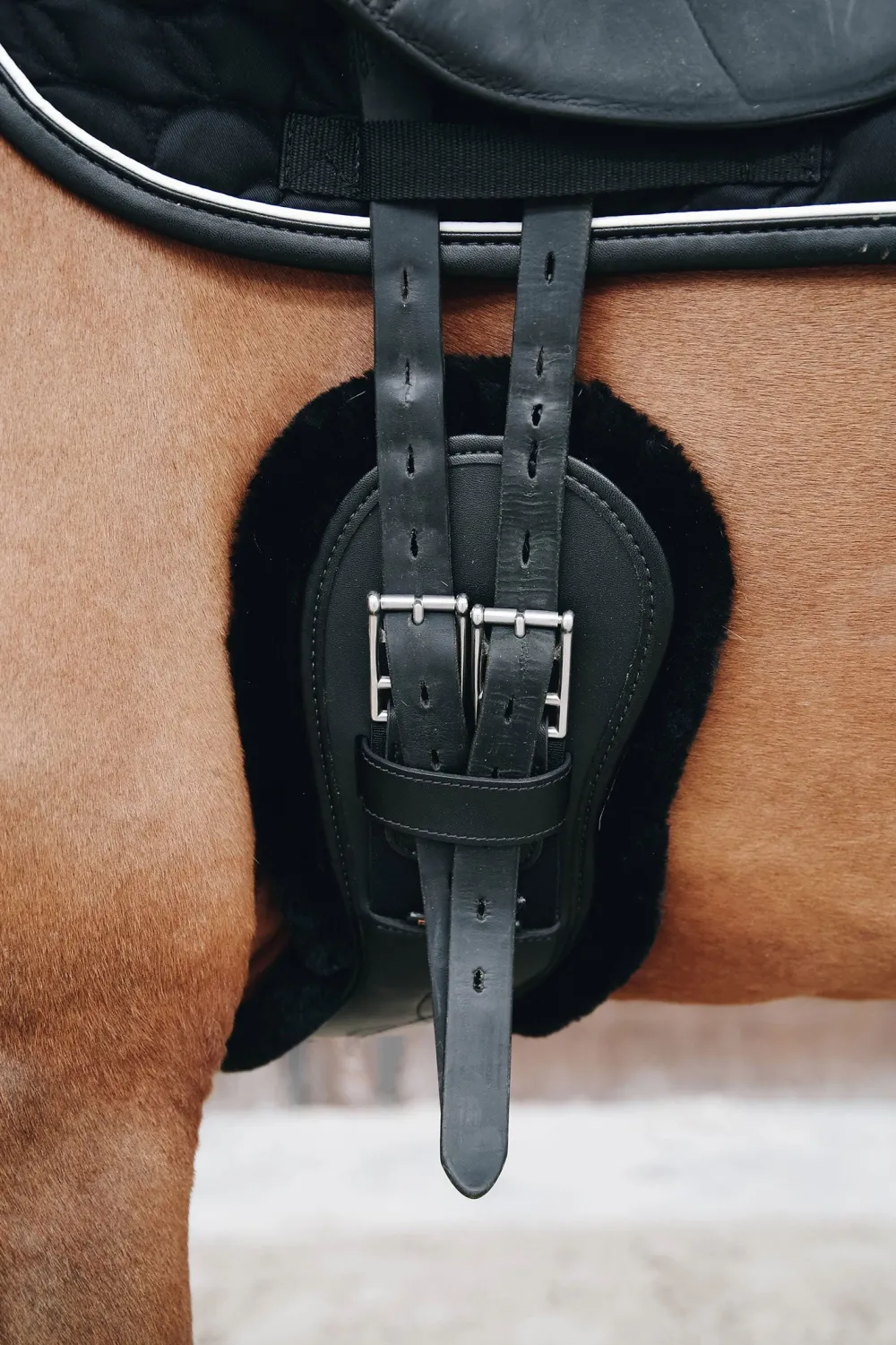 Kentucky Horsewear Sadelgjordar & Tillbehör-Anatomisk Dressyrgjord Fårskinn