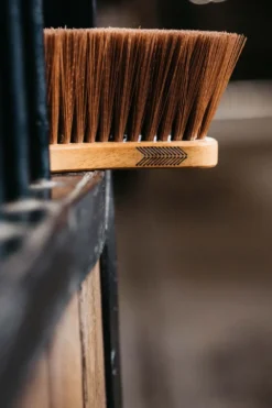 Grooming Deluxe Grooming Deluxe|Ryktväskor & Ryktborstar-Borste Svängd Mellan