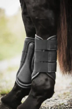 Källquist Equestrian Källquist Equestrian|Benskydd & Benlindor-Daaker eh 3D vart