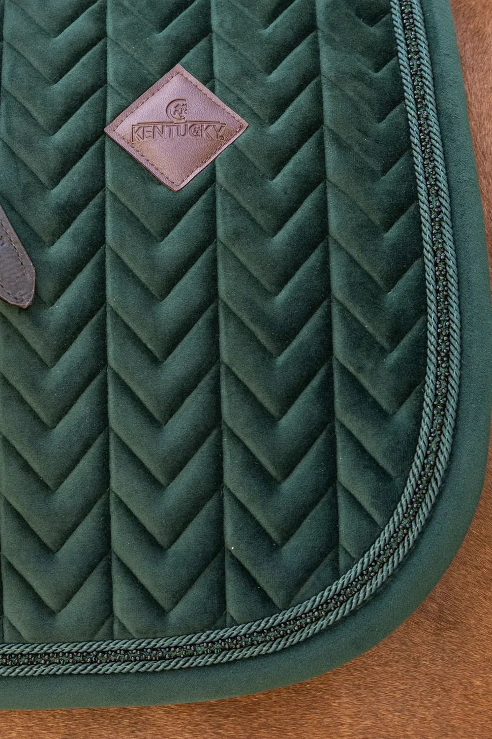 Kentucky Horsewear Kentucky Horsewear|Schabrak & Huvor-Dressyrschabrak Velvet Mini Pearls Pine Green