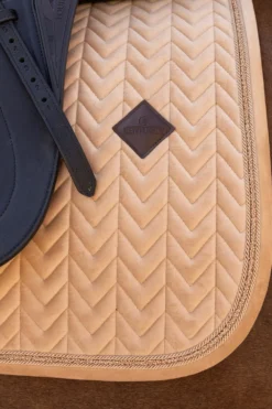 Kentucky Horsewear Kentucky Horsewear|Schabrak & Huvor-Dressyrschabrak Velvet Mini Pearls Beige