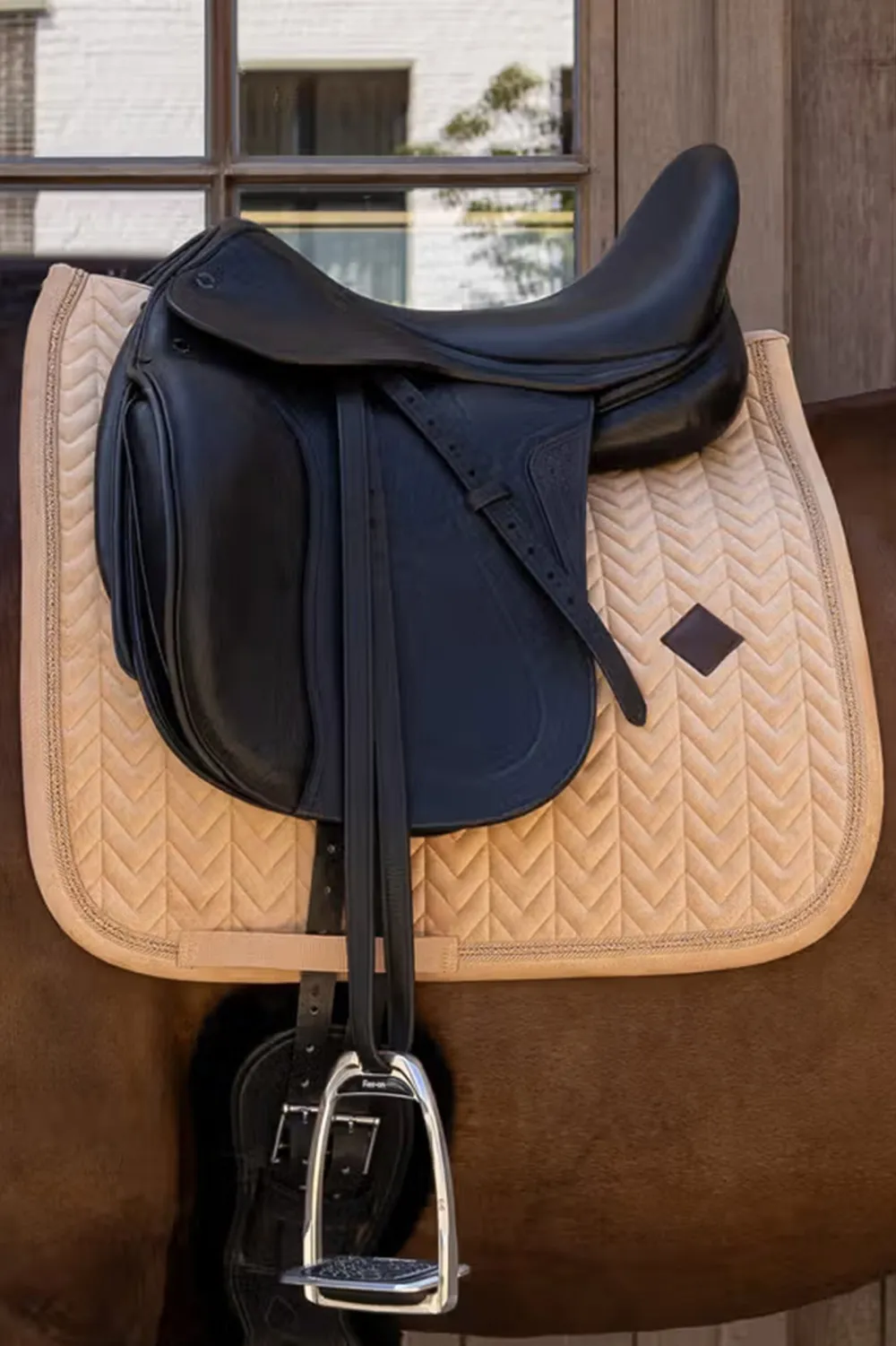 Kentucky Horsewear Kentucky Horsewear|Schabrak & Huvor-Dressyrschabrak Velvet Mini Pearls Beige