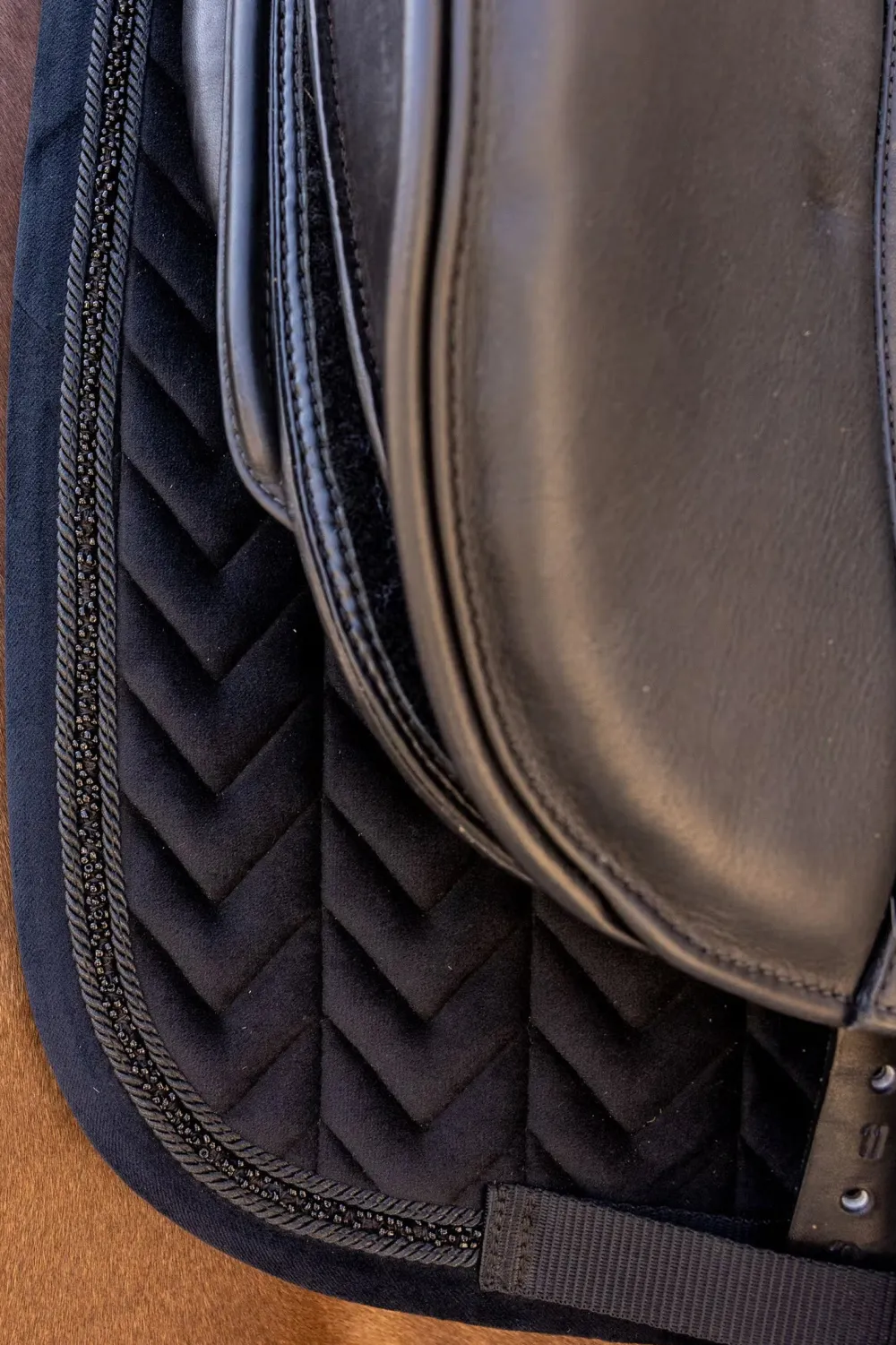 Kentucky Horsewear Kentucky Horsewear|Schabrak & Huvor-Dressyrschabrak Velvet Mini Pearls Svart