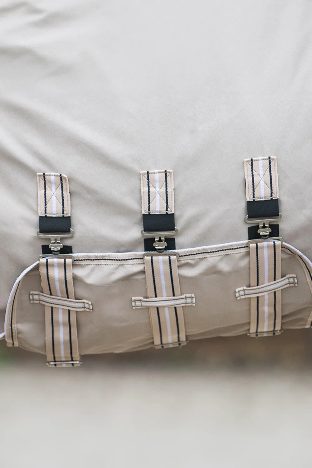 QHP Qhp-Eksemtäcke med Hals Beige
