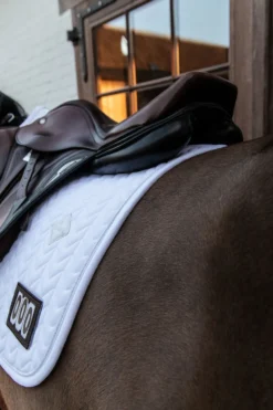 Kentucky Horsewear Schabrak & Huvor-Fiskben Tävlingsschabrak Vit