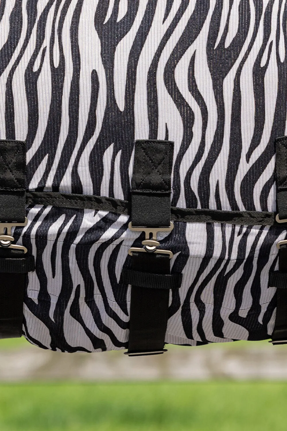 QHP Qhp|Flugskydd-Flugtäcke m Hals och Flughuva Zebra