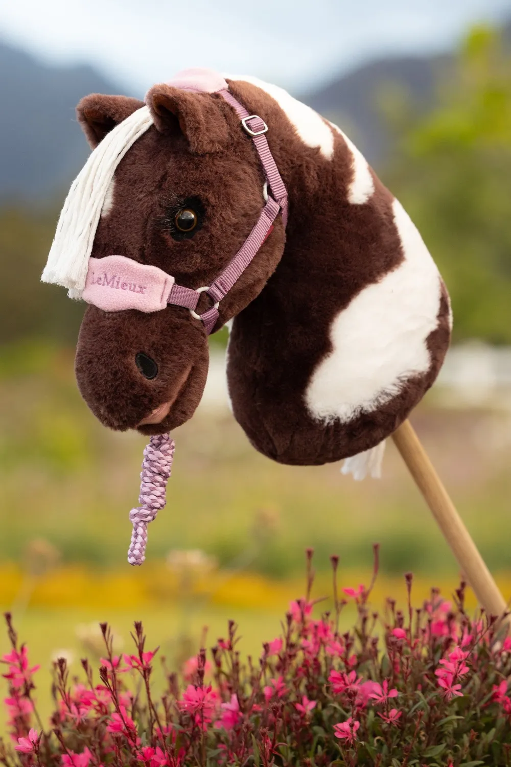 Barn LeMieux Käpphästar|Lemieux-Grimma + Grimskaft Vogue Käpphäst Mallow