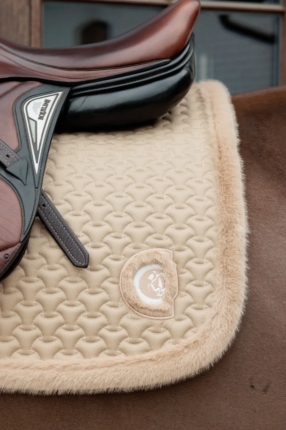 Kentucky Horsewear Kentucky Horsewear|Schabrak & Huvor-Hoppschabrak Fuskpäls Beige