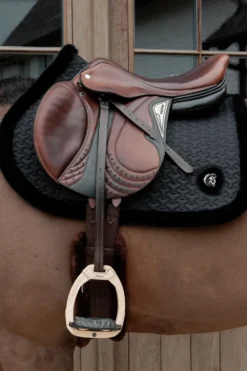 Kentucky Horsewear Kentucky Horsewear|Schabrak & Huvor-Hoppschabrak Fuskpäls Svart