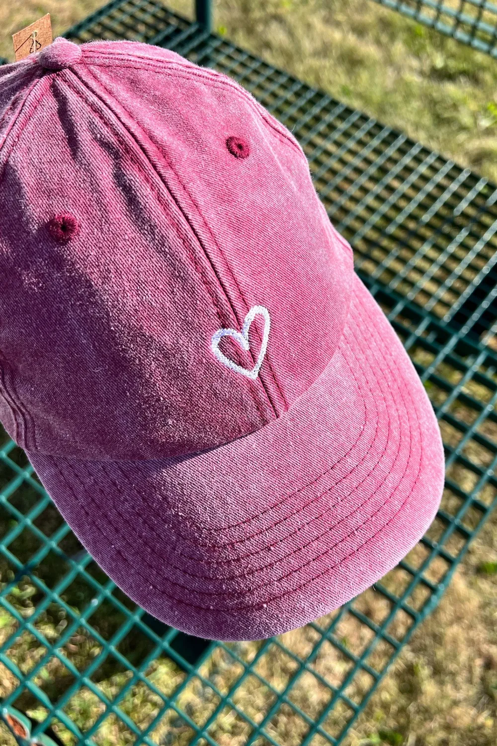 Svensk Ridsport Kepsar & Skärp-Keps Vintage Red Hjärta