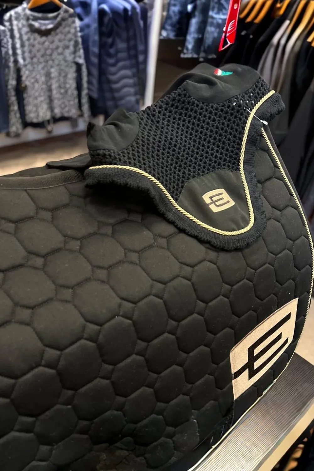 Equiline Schabrak & Huvor|Equiline-Kim Huva E-Logga