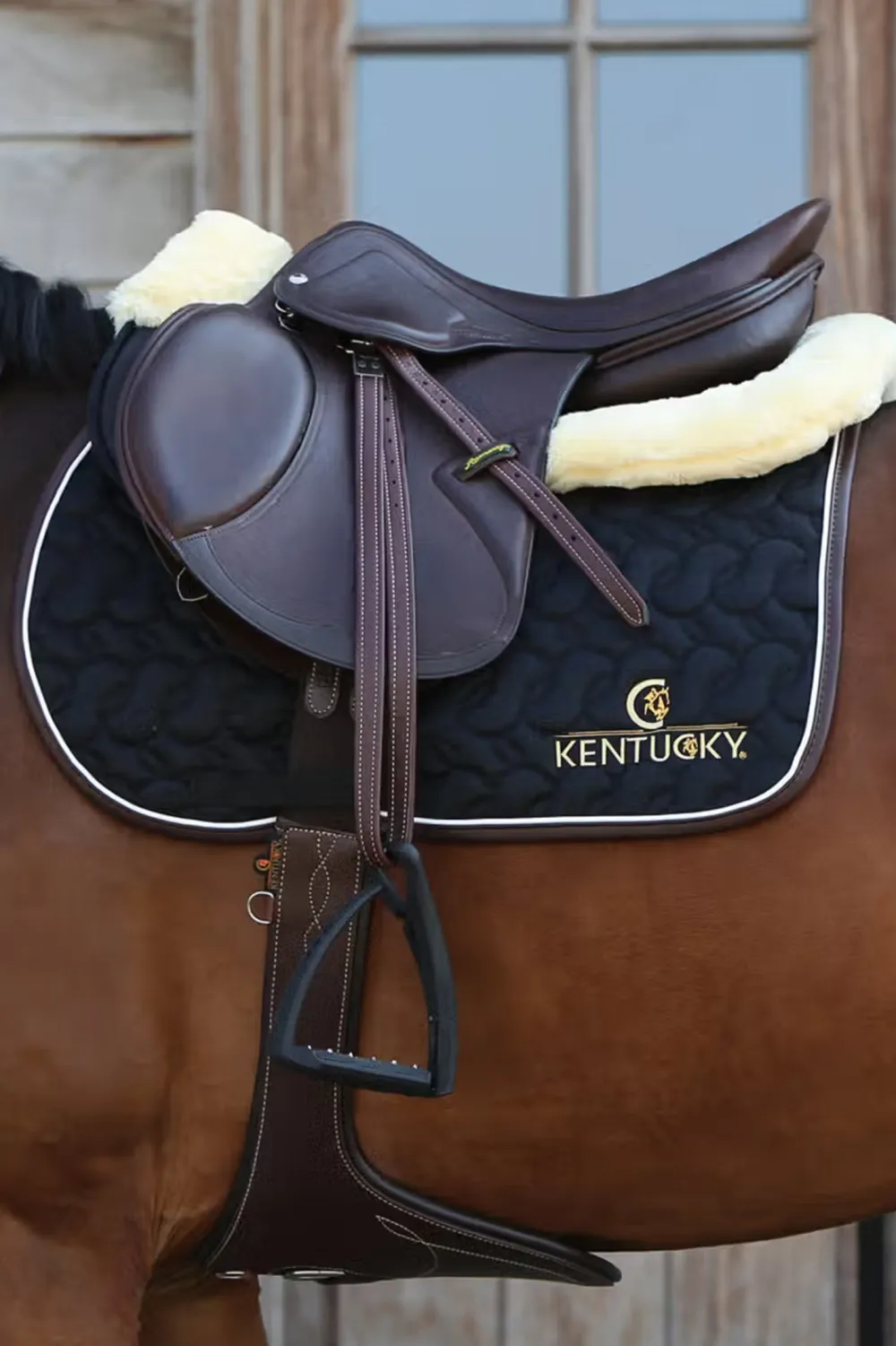 Kentucky Horsewear Kentucky Horsewear|Schabrak & Huvor-Logo Hoppschabrak Svart/Vit/Brun
