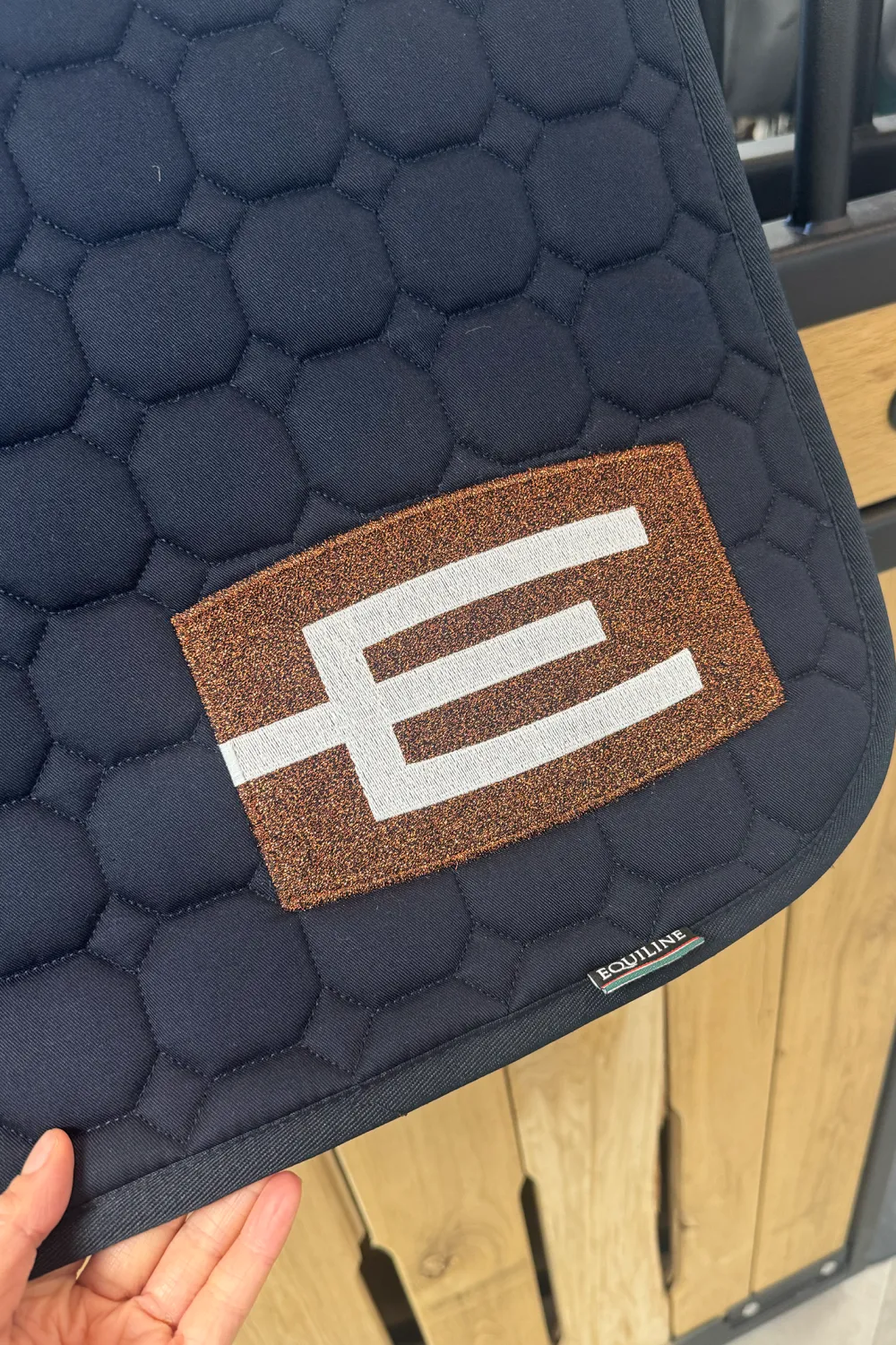 Equiline Schabrak & Huvor|Equiline-Octagon Hoppschabrak E-logga