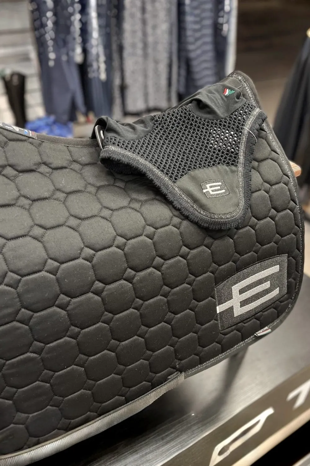 Equiline Schabrak & Huvor|Equiline-Octagon Hoppschabrak E-Logga E22 FG06 Svart