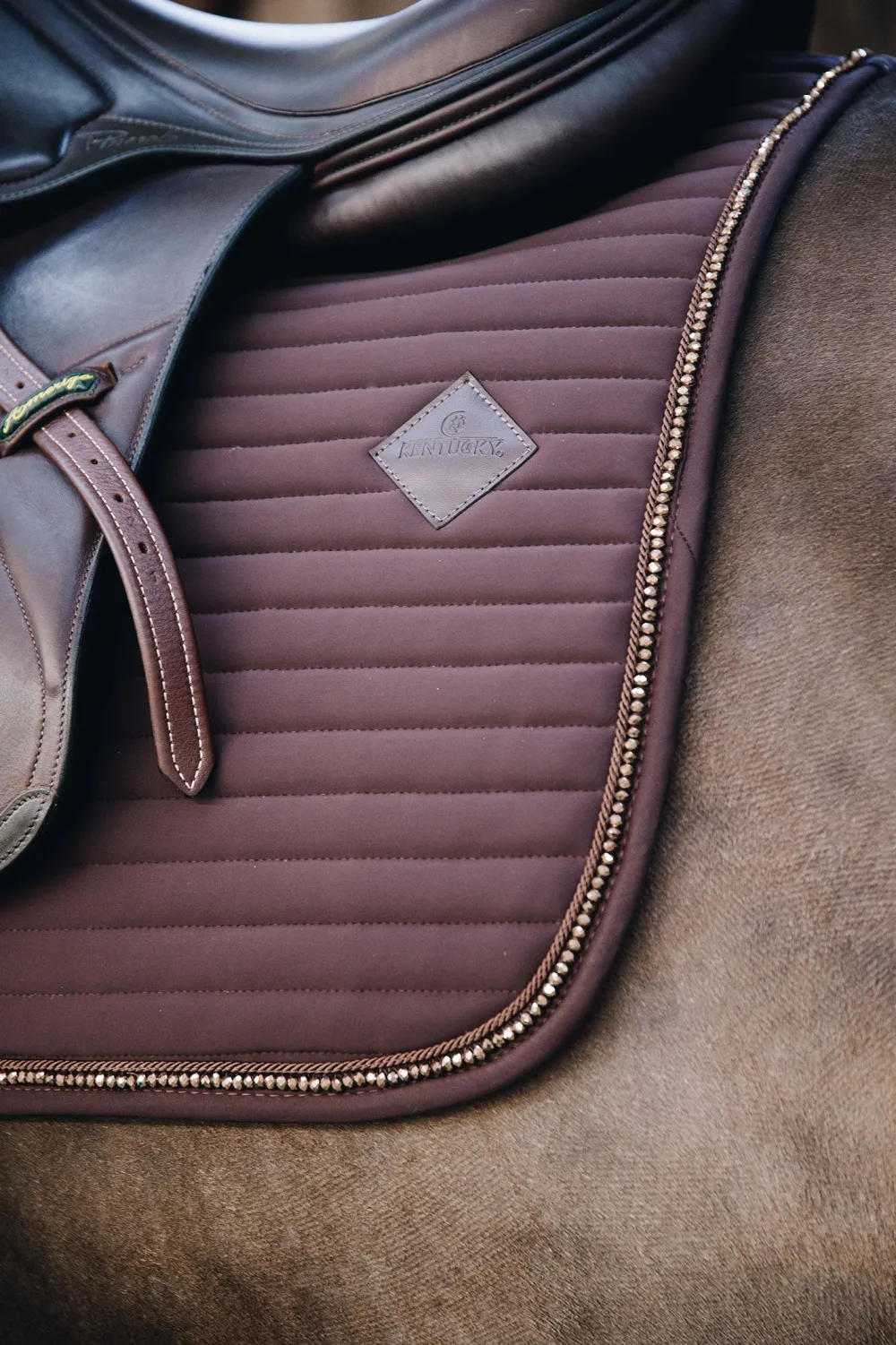 Kentucky Horsewear Kentucky Horsewear|Schabrak & Huvor-Pearls Dressyrschabrak Brun