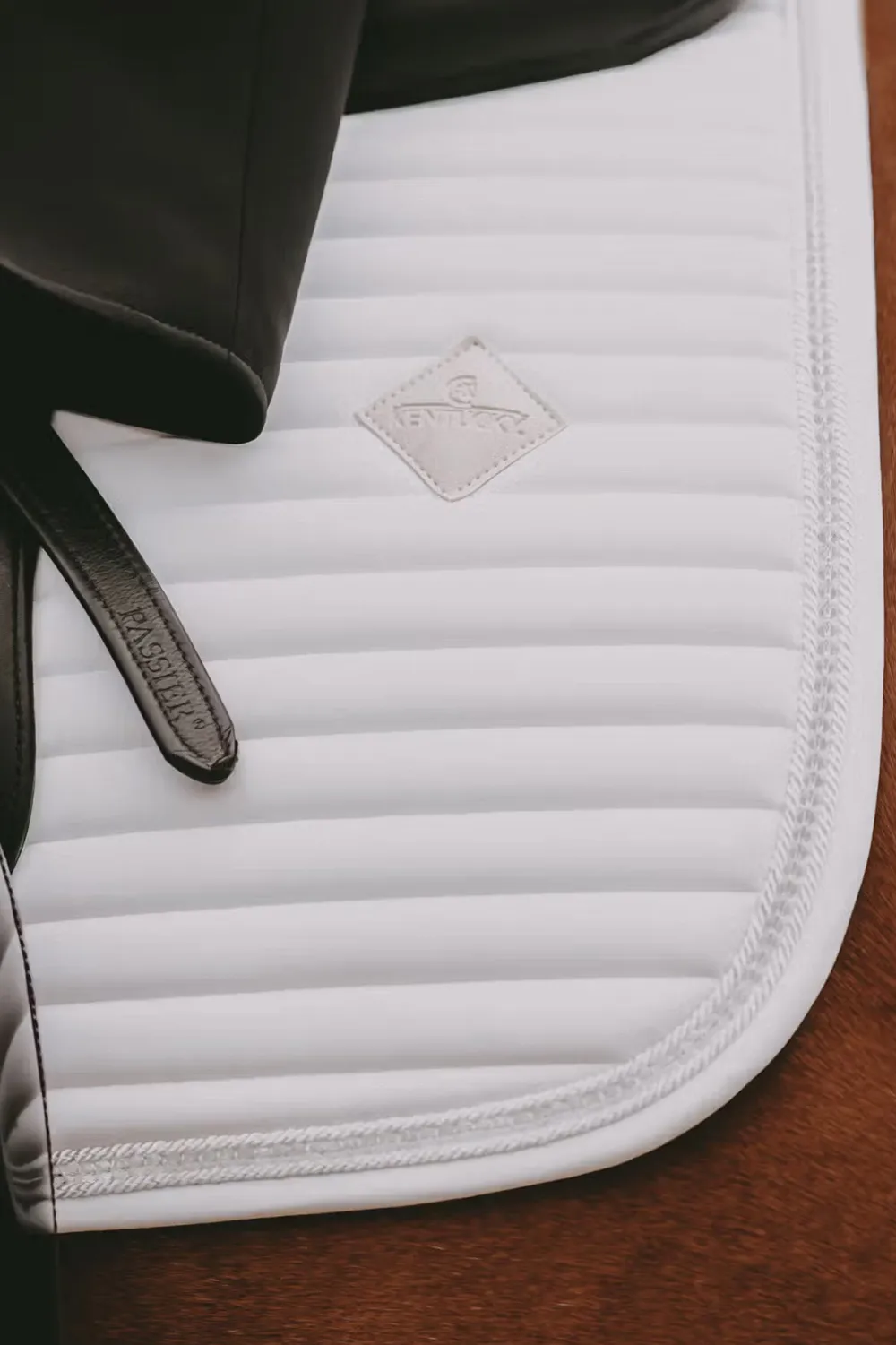 Kentucky Horsewear Kentucky Horsewear|Schabrak & Huvor-Pearls Dressyrschabrak Vit