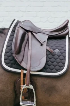 Kentucky Horsewear Kentucky Horsewear|Schabrak & Huvor-Plaited Cord Dressyrschabrak Svart