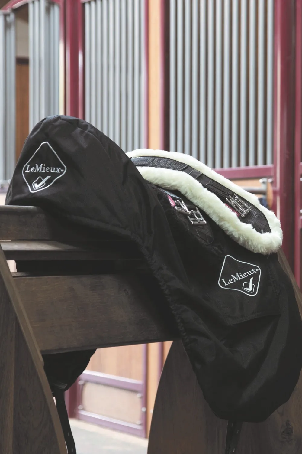 LeMieux Sadlar & Sadelpaddar|Lemieux-Sadelskydd Dressyr Svart