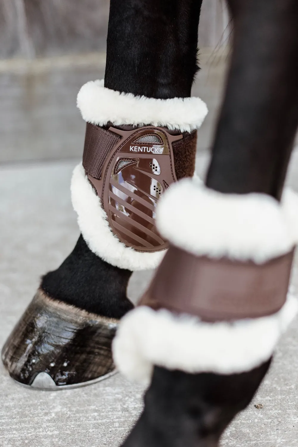 Kentucky Horsewear Benskydd & Benlindor-Vegan Bakskydd Fårskinn Brun