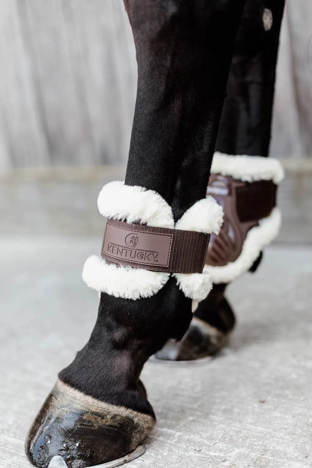 Kentucky Horsewear Benskydd & Benlindor-Vegan Bakskydd Fårskinn Brun