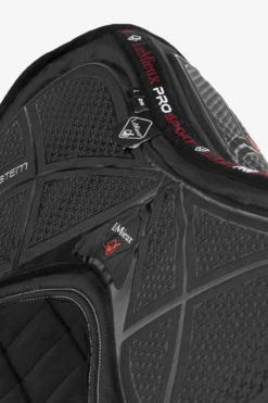 LeMieux Schabrak & Huvor|Lemieux-X-Grip Silicon Dressyrschabrak Svart